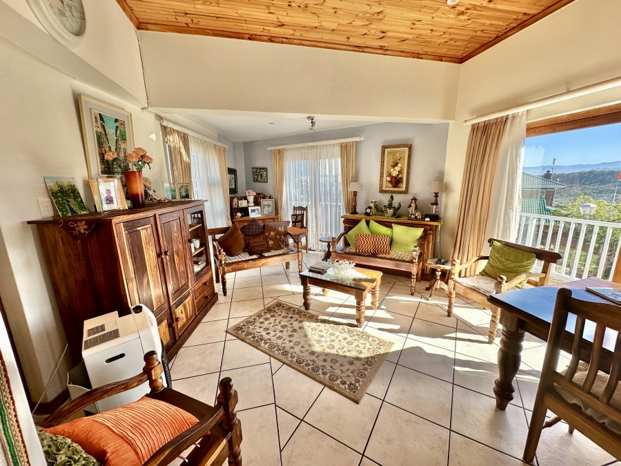 6 Bedroom Property for Sale in Cola Beach Western Cape